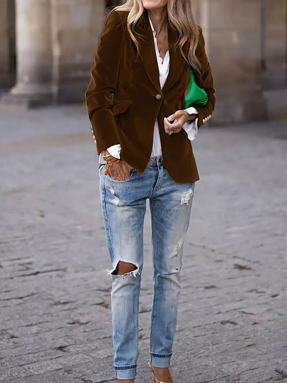 Blazer elegante de terciopelo entallado con bolsillos simulados