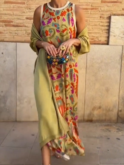 Elegante vestido estampado de dos piezas con capa