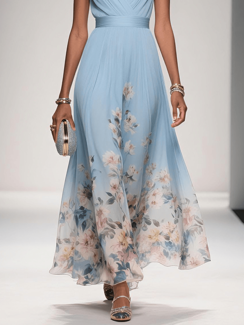 Vestido largo de gasa azul claro con flores, cuello en V y sin mangas
