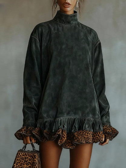 Minivestido de antelina con cuello alto y bajo con paneles de leopardo