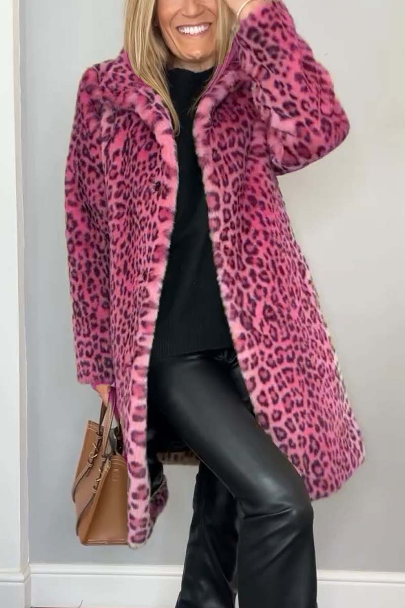 Abrigo de largo medio de pelo sintético con estampado de leopardo y solapa