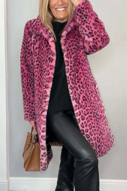 Abrigo de largo medio de pelo sintético con estampado de leopardo y solapa