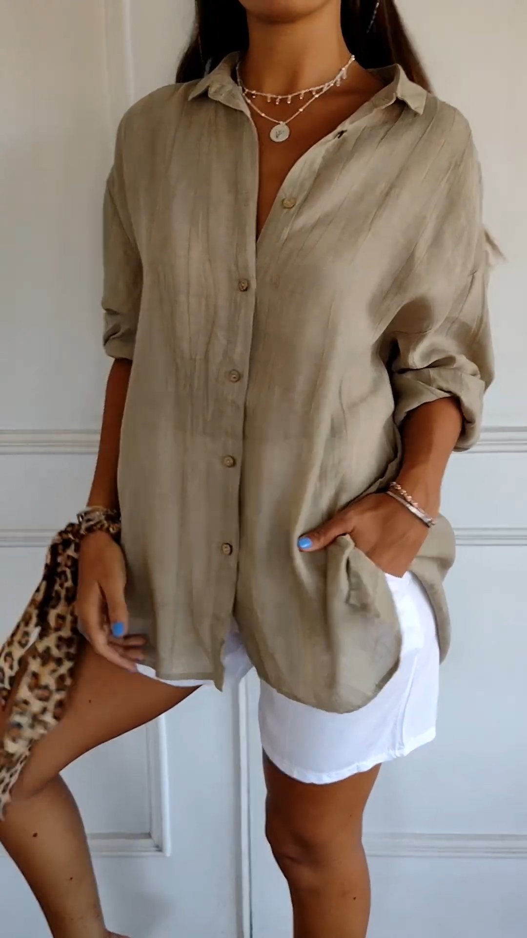 Camisa plisada con solapa y botones